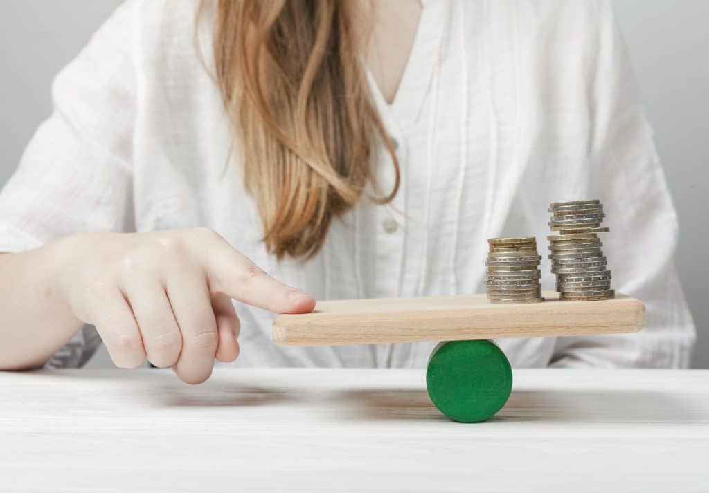 Tips for consumers facing dollar depreciation